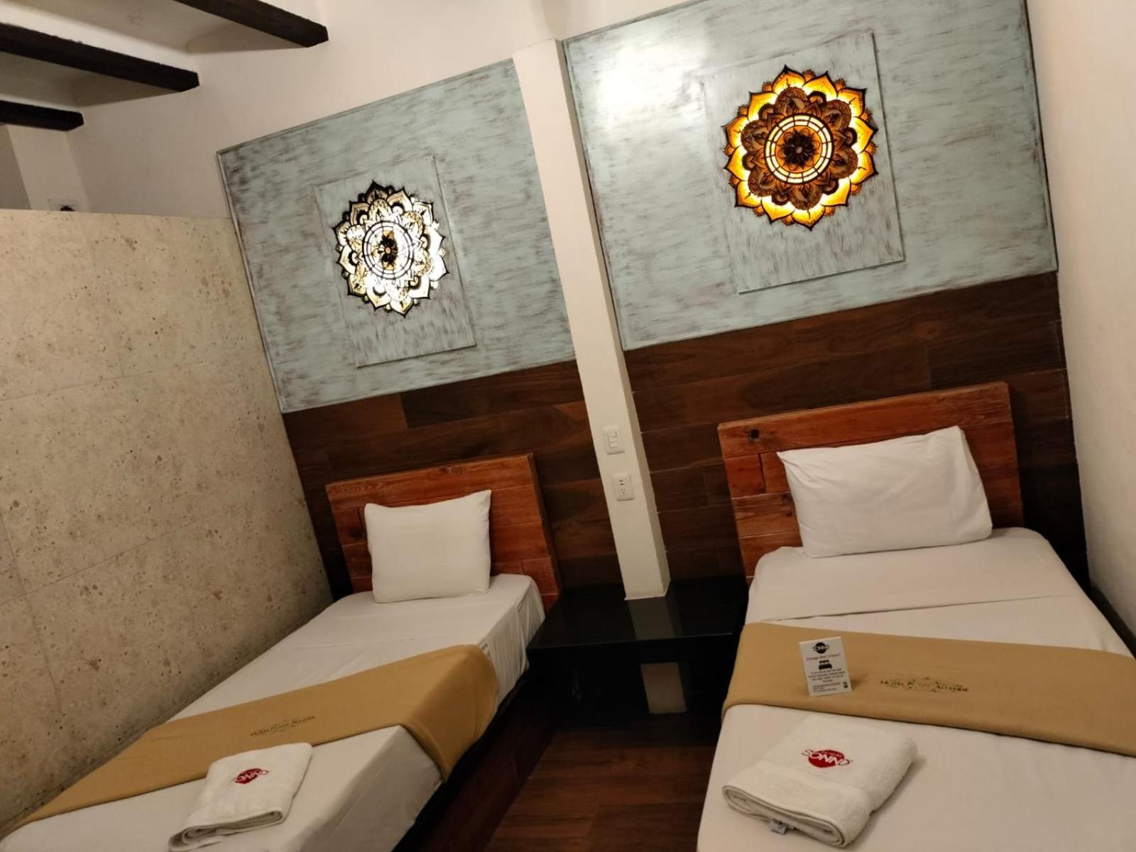 Hotel Sonno Plaza Allende — Photos 1